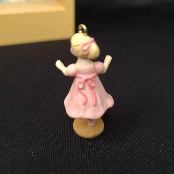 Hallmark Nutcracker Ballet Display Stage Clara Ornament Ballerina Mini Vintage - Picture 7 of 12